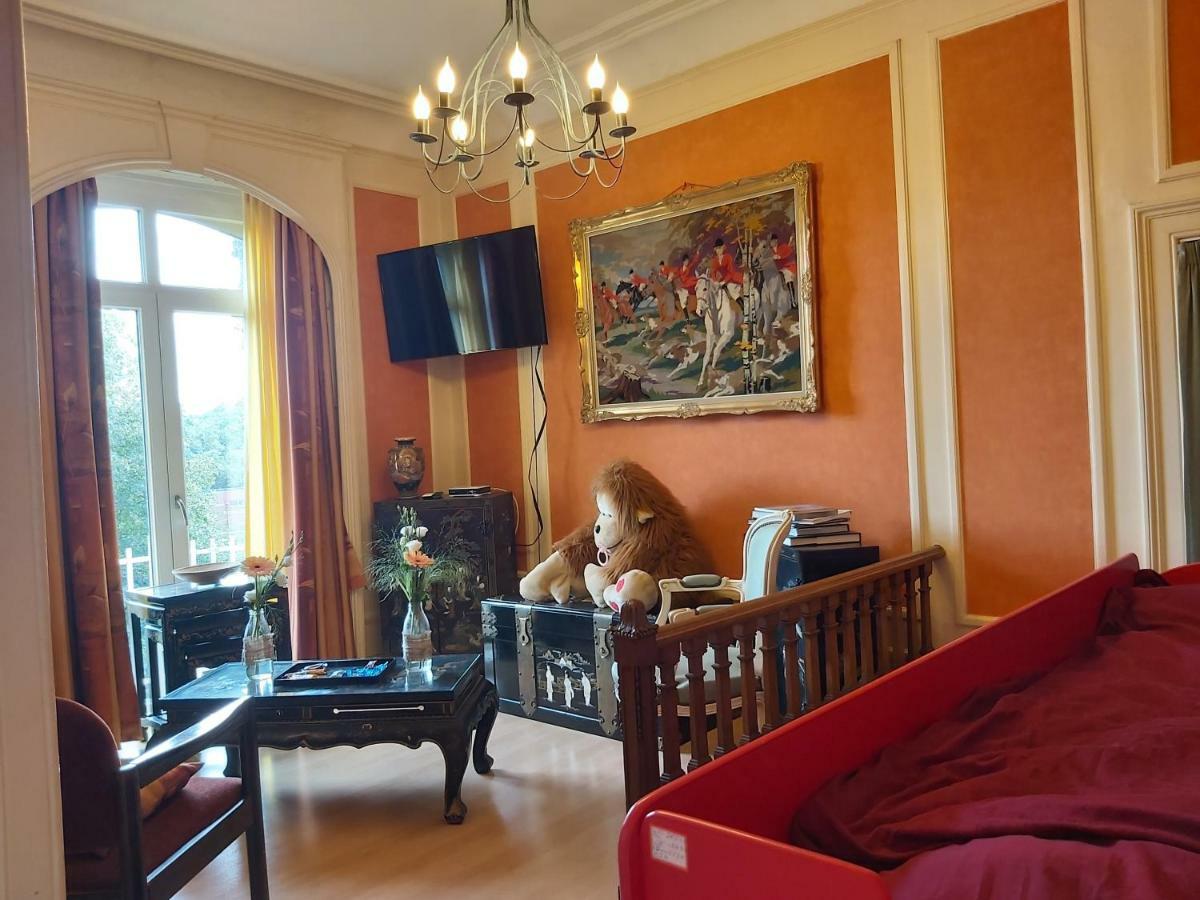 Chateau Lambert Moulinsart Hotel, Shuttle Airport, Long Term Parking, Snooker, Large Terrasse, Dinner, Breakfast ชาร์เลอรัว ภายนอก รูปภาพ